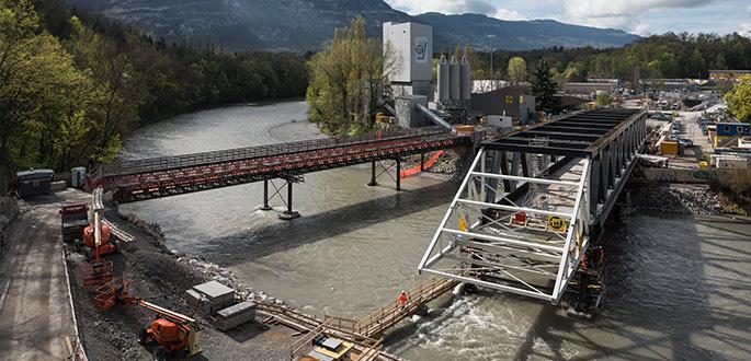 Les travaux CEVA franchissent une nouvelle étape importante : le futur pont ferroviaire enjambe l’Arve.