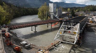 Les travaux CEVA franchissent une nouvelle étape importante : le futur pont ferroviaire enjambe l’Arve.