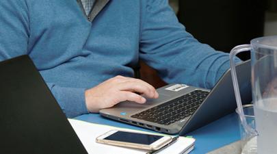 Covid-19: le télétravail ne modifie pas le régime d'imposition des frontaliers en Suisse et en France